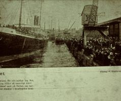 102. Afskedet, tryckt vykort med Amerikabåt i Göteborg.