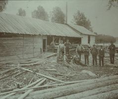 2. Arbetslag vid sågen vid Ängen år 1919.